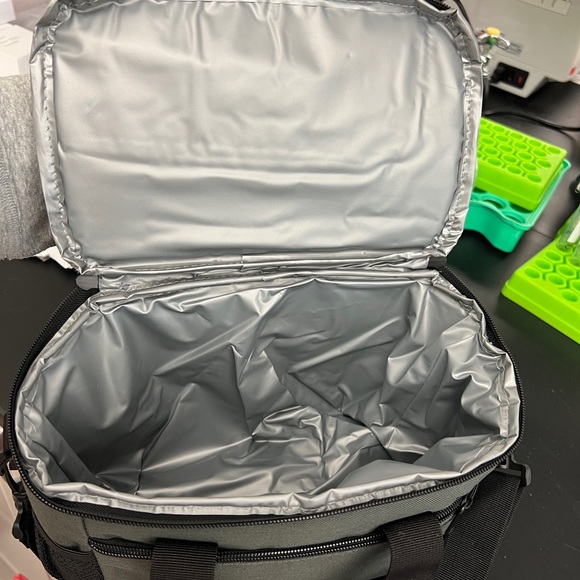 Olive Green 🫒 Insulated Lunch Box - Picture 3 of 4